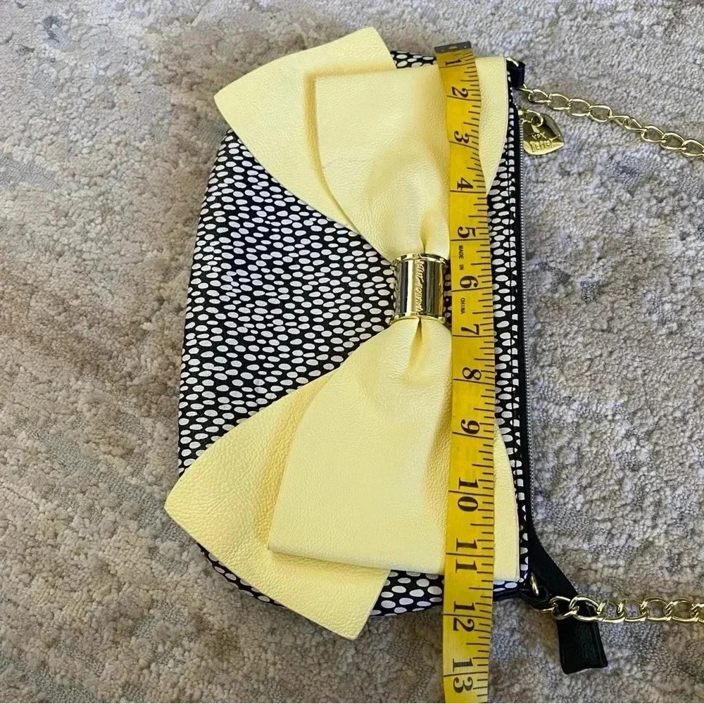 Betsey Johnson Faux Leather Large Bow Purse Handbag Crossbody Bag - Picture 10 of 12